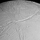 Under Saturnian moon's icy crust lies a 'global' ocean Thumb